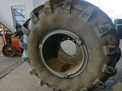 Michelin 1050/50 R32