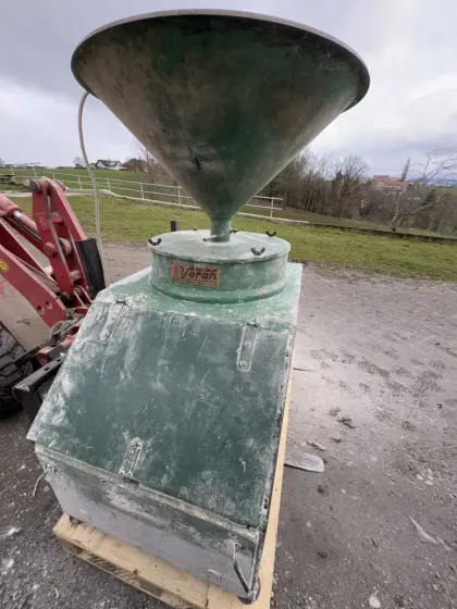 Voran Getreidemühle