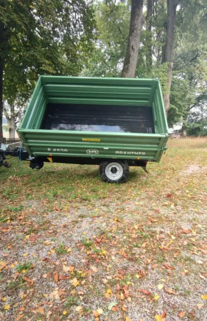 Brantner Drei-Seiten-Kipper