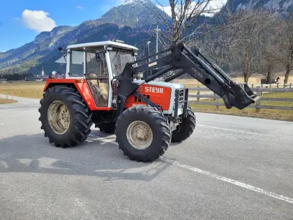 Steyr 8080 A mit Frontlader