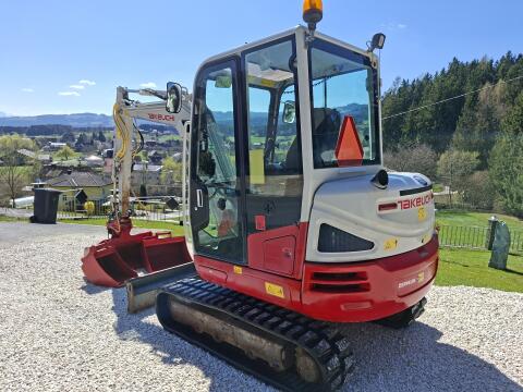 Takeuchi TB240 + Löffelpaket