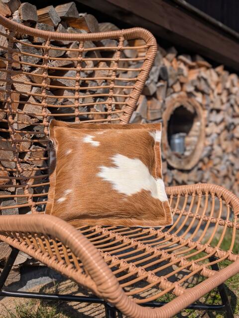 Zierkissen aus Kuhfell und Upcycling Filz