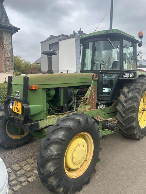 John Deere 4040