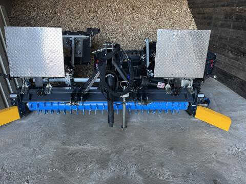 Müller Loipenfräse und 12-Wege Schild