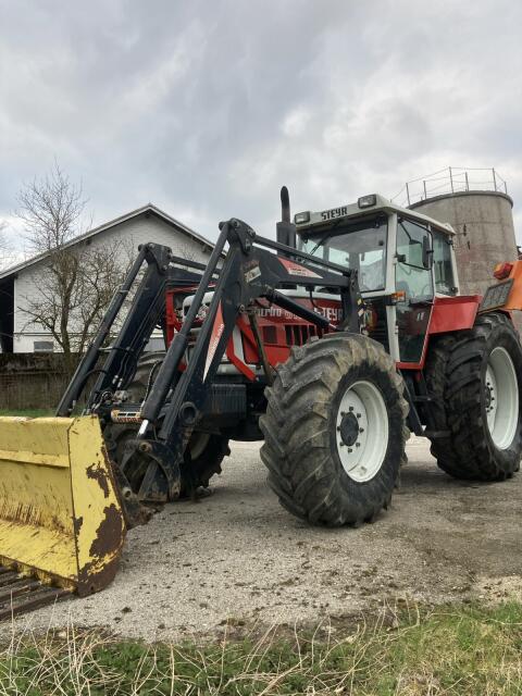 Hydrac 2300 Frontlader von Steyr Traktor