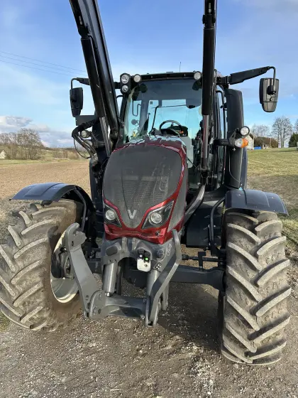 Valtra N104 Hitech
