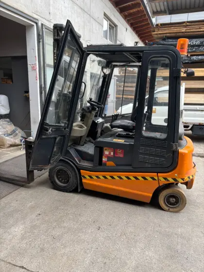 Frontstapler Still R60-30 mit Zinkenverstellung