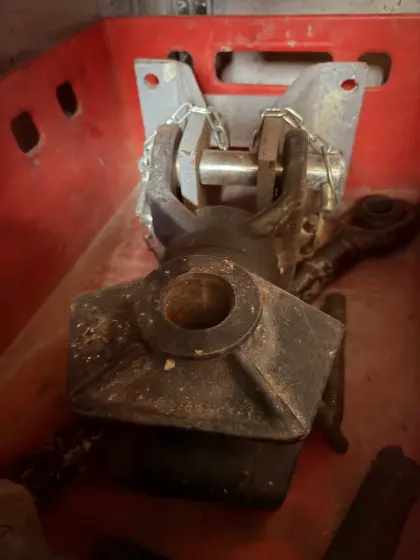 Steyr Plus Serie Anhängerkupplung + Anhängeböck