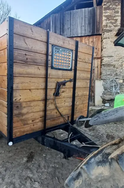 Viehanhänger, stabil, guter Zustand