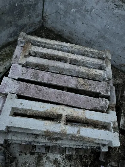 Betonspalten vom Anbindestall