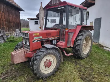 Allradtraktor International Harvester 833A