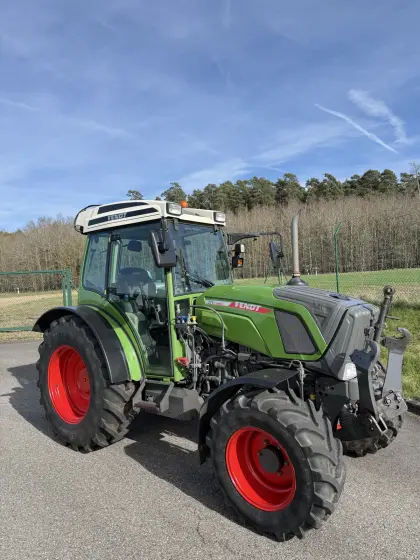 Fendt 211 P, 2.300 Bstd., Preis brutto