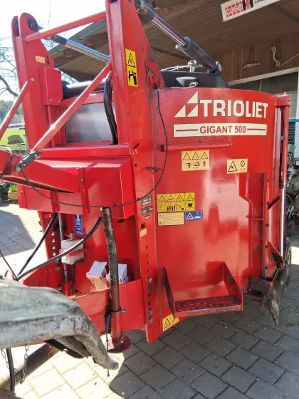 Futtermischwagen zu verkaufen Trioliet Gigant 500