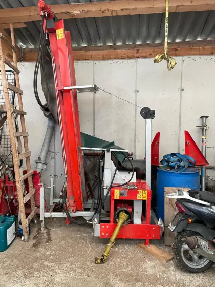 Wippkreissäge mit Förderband