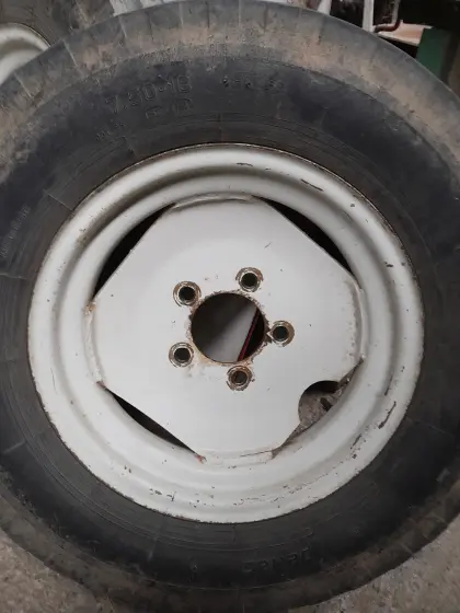 Reifen für 80er Serie Steyr