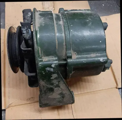 Defekte Bosch Lichtmaschine für Deutz Traktor