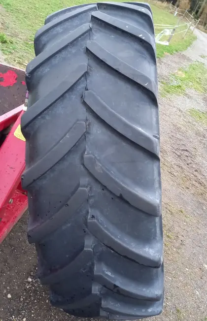 540 65R38 Michelin XM108