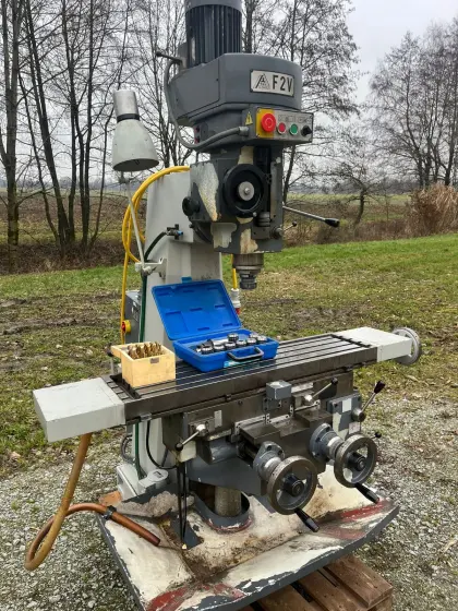 Fräsmaschine TOS F2V