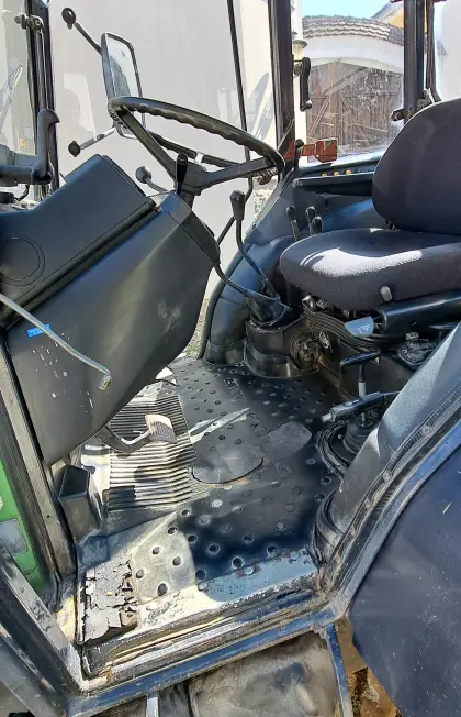 Traktor DEUTZ-FAHR Typ D1067S (DX3.50 S)