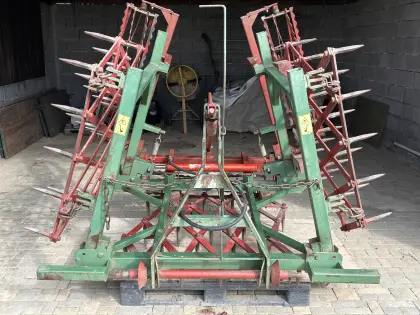 Egge hydr. klappbar 3,30 m, plus Wickelmaschine