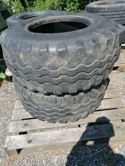 Suche 2 Stk. 16.0/70-20 Reifen