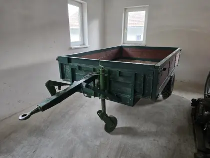 Stabiler landwirtschaftlicher Anhänger