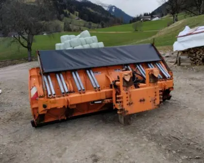 Hydrac Schneepflug 360