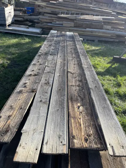 Holz sonnenverbrannt, nagelfrei
