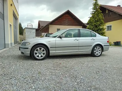 Auto BMW 320i Automatik 6 Zylinder