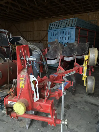 Pflug Pöttinger Servo 25 - 4 Schar