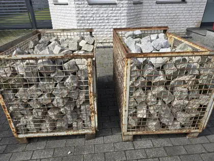 Granitpflaster Granitsteine Stapler zum Verladen vorhanden