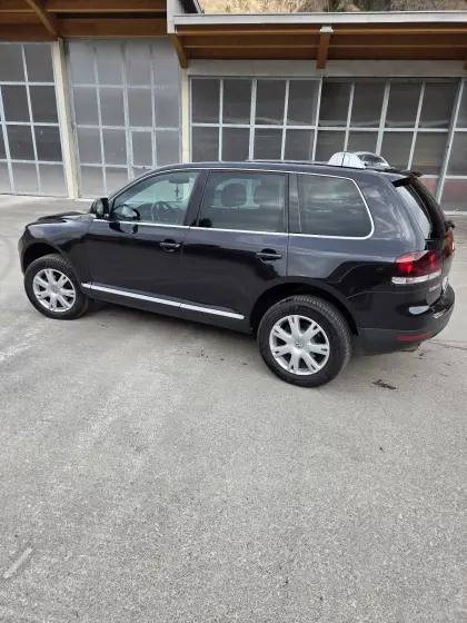 VW Touareg R5 TDI SUV 4 Motion