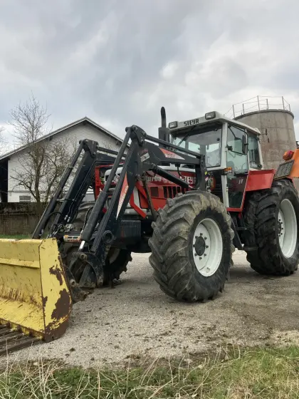 Hydrac 2300 Frontlader von Steyr Traktor