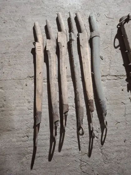 Diverse Teile eines Leiterwagens