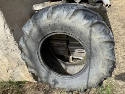 Traktor-Reifen