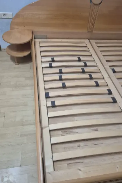 Vollholzbett 180 x 200