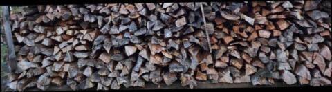 Brennholz Kiefer trocken 3 Jahre gelagert