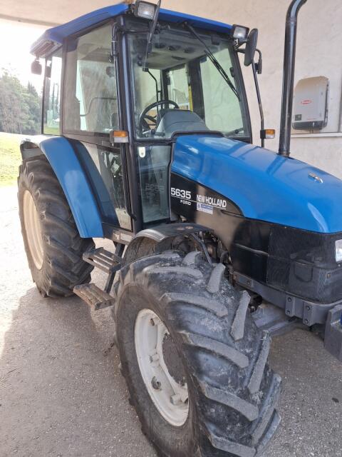 New Holland 5635