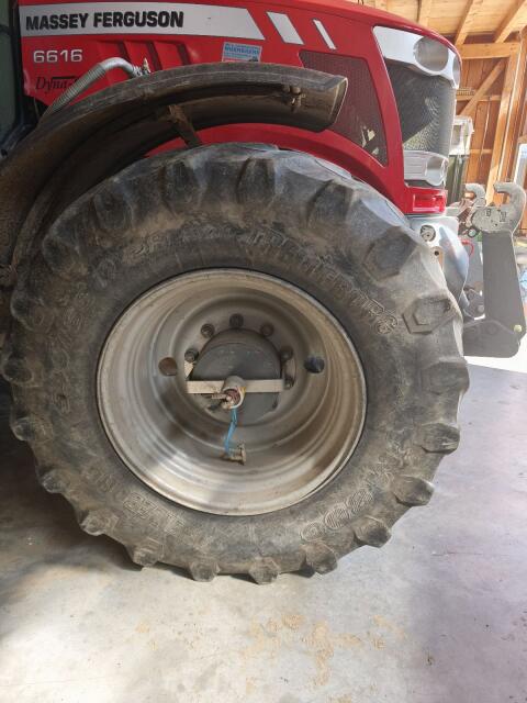 540/65R28