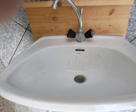 Waschbecken nur Barzahlung bei Selbstabholung