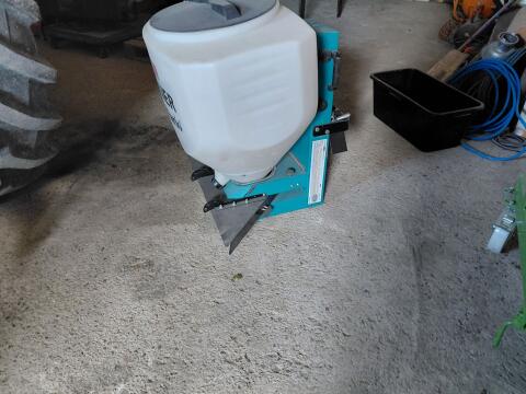 Lehner Kleinsamen- und Schneckenkornstreuer