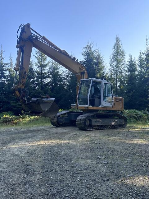 Liebherr R902