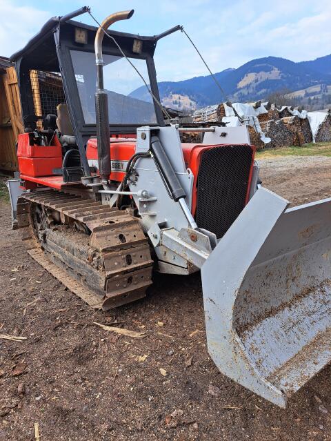 Forstraupe, Raupentraktor Massey Ferguson 274c
