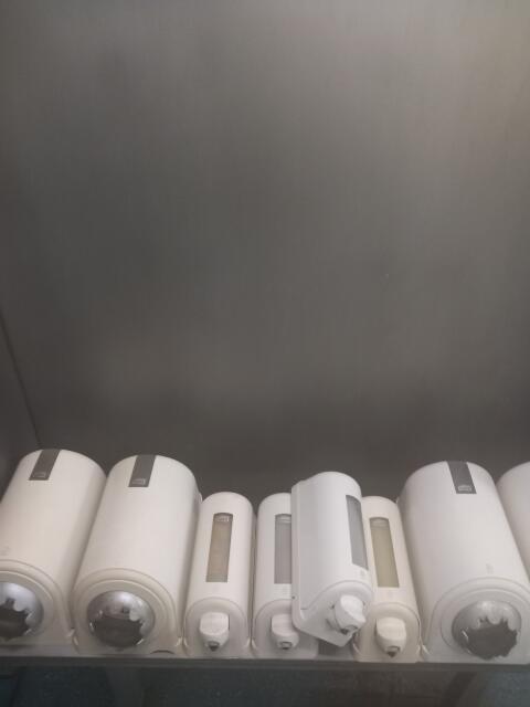 Papiertücher- und Seifenspender