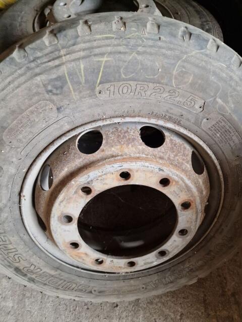 Reifen 10 R 22.5