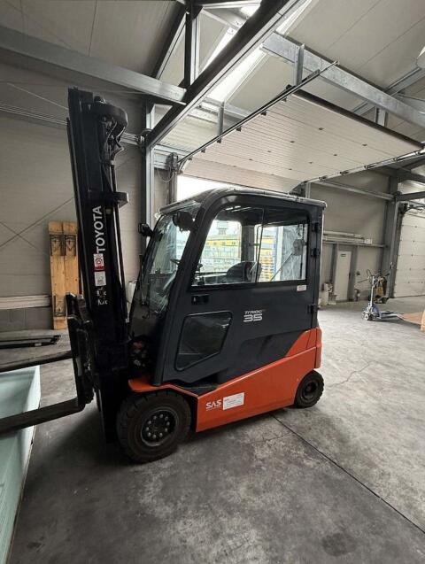 Stapler Toyota 8FBMT35