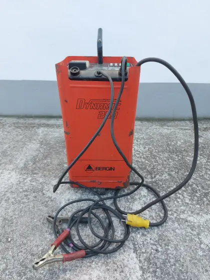 Batterielade- und Starthilfegerät Dynamic 260, Firma Bergin