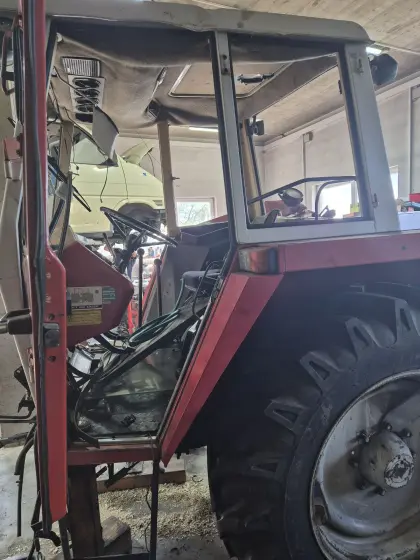 Steyr 8070 in Teilen