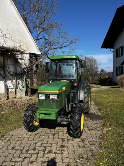 John Deere 5400N