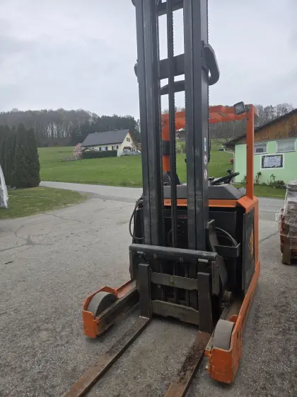 Seitenstapler (Hochregalstapler)